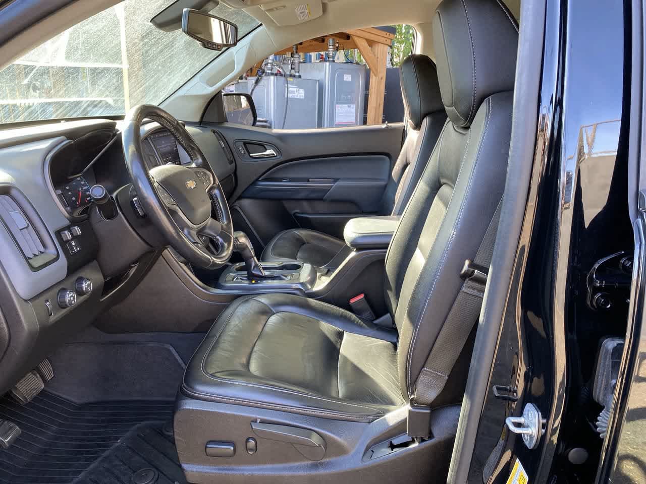 Used 2019 Chevrolet Colorado Z71 w/ Z71 Midnight Edition AWD/4WD image 13