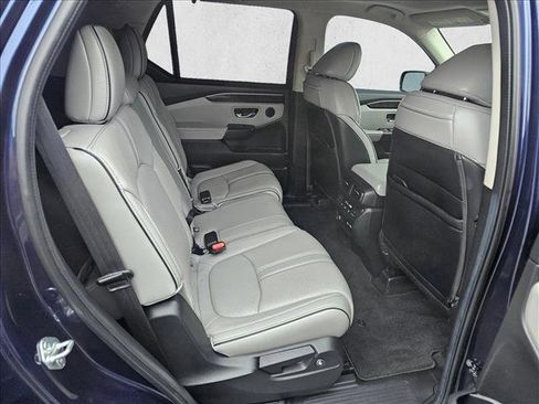 Used 2023 Honda Pilot Elite image 11