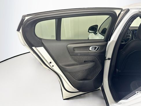 Used 2023 Volvo C40 P8 Recharge Plus AWD/4WD image 28