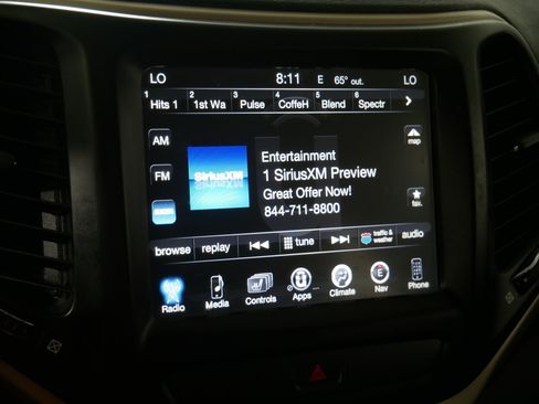 Used 2017 Jeep Cherokee Limited AWD/4WD image 22