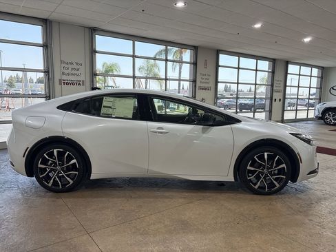 New 2026 Toyota Prius Plug-In Hybrid image 3