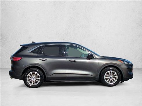 Used 2020 Ford Escape SE image 4