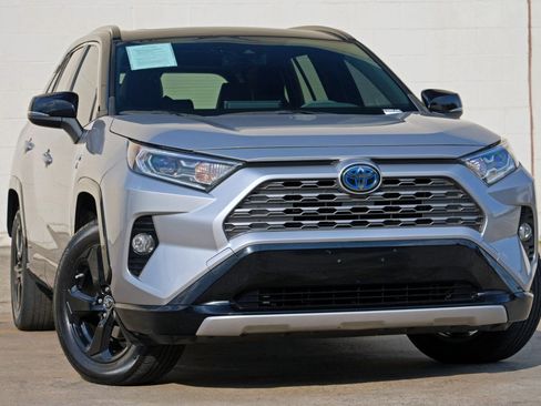 Used 2019 Toyota RAV4 XSE w/ XSE Weather Package AWD/4WD image 2