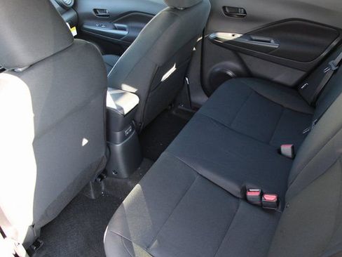 New 2025 Nissan Kicks Play S image 24