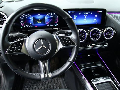 Used 2025 Mercedes-Benz GLA 250 4MATIC image 6