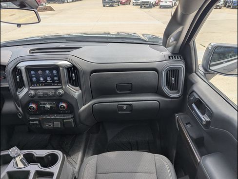 Used 2021 Chevrolet Silverado 1500 LT w/ Convenience Package II AWD/4WD image 4