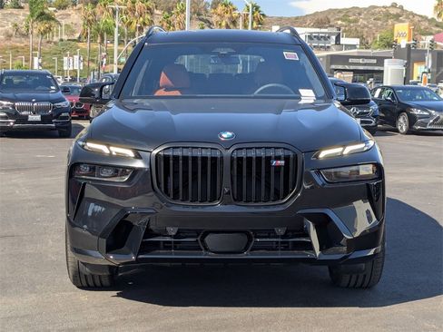 New 2026 BMW X7 M60i image 3