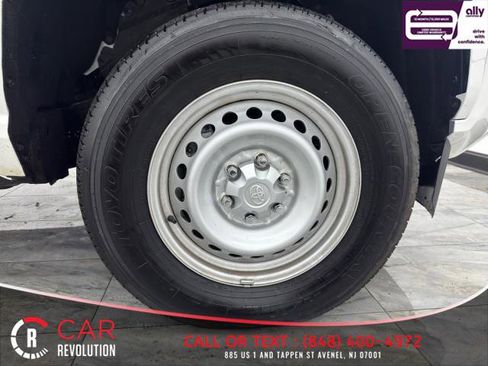 Used 2024 Toyota Tacoma SR image 9