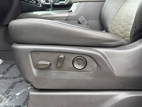 Used 2023 Chevrolet Silverado 1500 ZR2 w/ Technology Package image 10