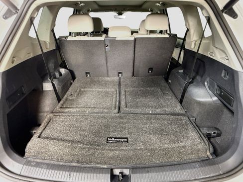 Used 2021 Volkswagen Tiguan SEL FWD image 35