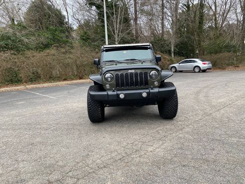 Used 2015 Jeep Wrangler Unlimited Rubicon w/ Connectivity Group AWD/4WD image 2