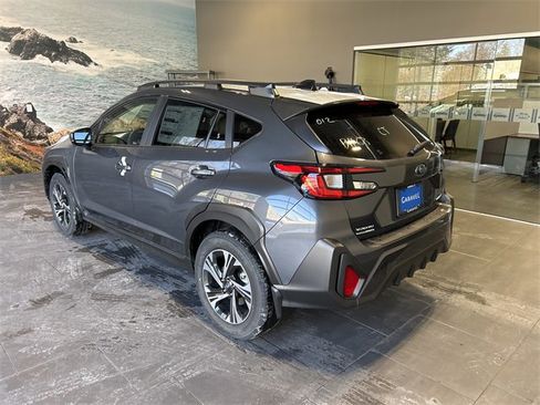 Used 2025 Subaru Crosstrek 2.0i Premium image 4