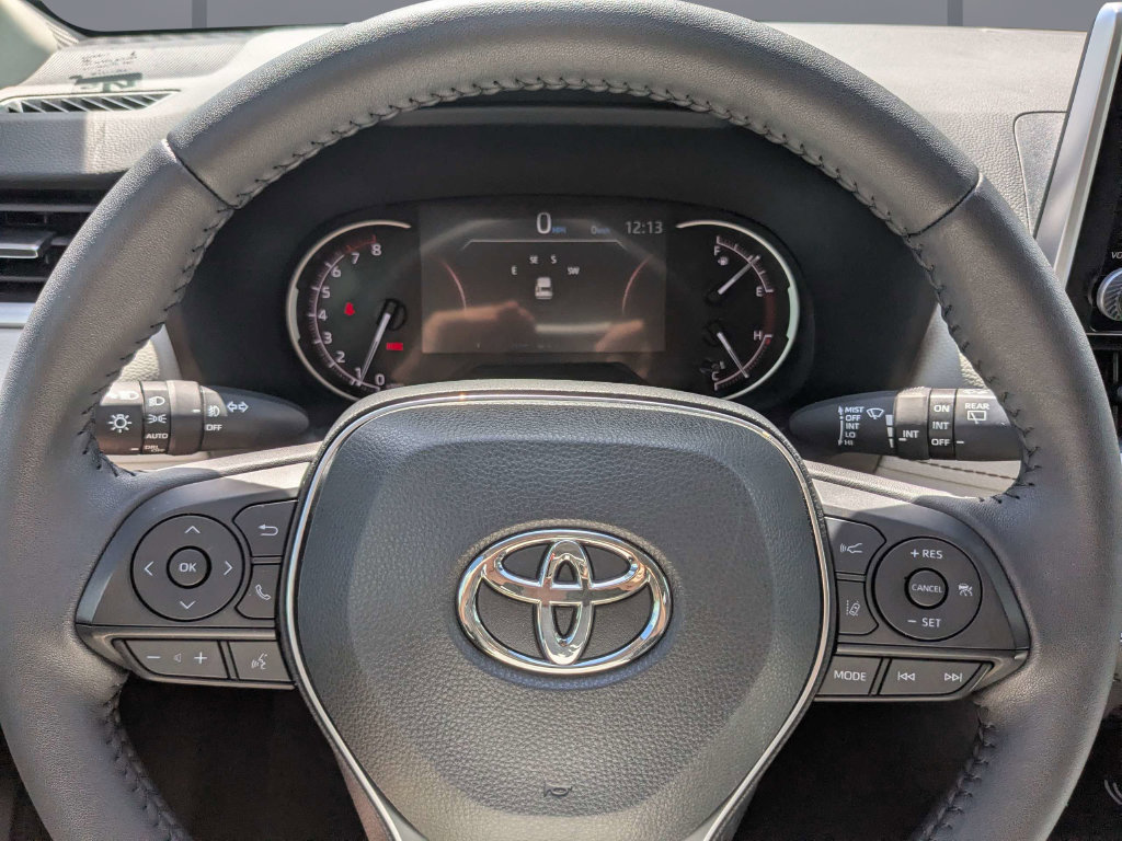 Used 2025 Toyota RAV4 XLE Premium FWD image 30