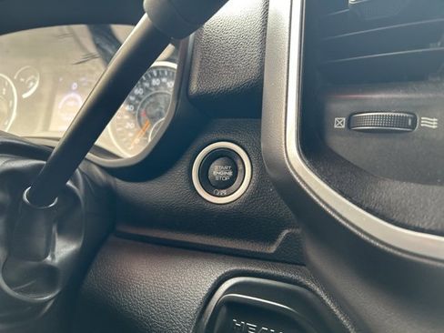 Used 2021 RAM 2500 Big Horn image 27