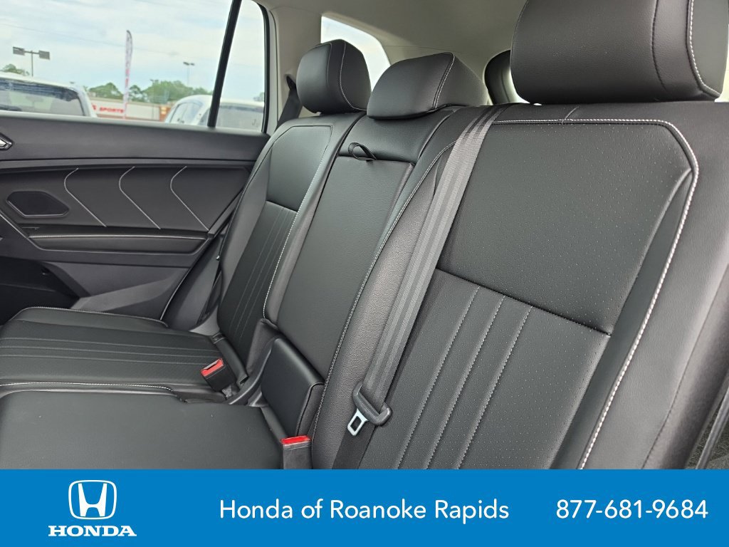 Used 2022 Volkswagen Tiguan SE AWD/4WD image 13
