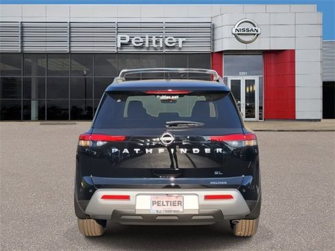 New 2025 Nissan Pathfinder SL image 4
