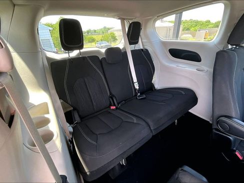 Used 2024 Chrysler Voyager LX FWD image 28