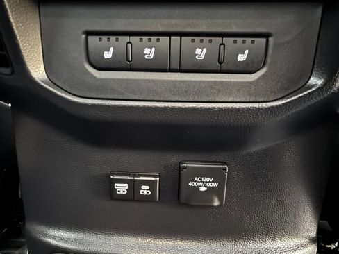 Used 2025 Toyota Tundra Platinum image 28