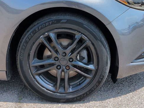 Used 2018 Ford Fusion SE w/ Fusion SE Technology Package FWD image 13