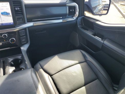 Used 2022 Ford F150 Lariat image 17