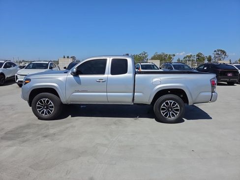 Used 2022 Toyota Tacoma TRD Sport w/ TRD Premium Sport Package RWD image 9