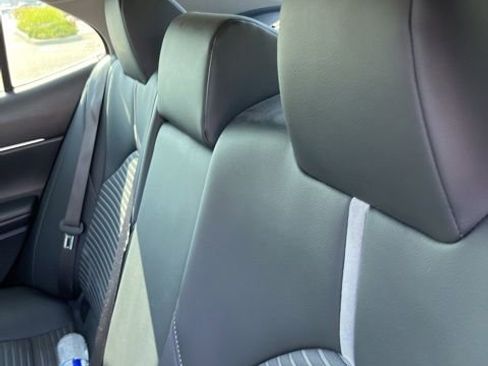 Used 2023 Toyota Camry SE FWD image 9