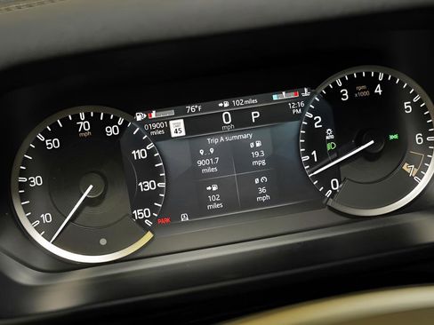 Used 2023 Land Rover Defender 130 SE image 20