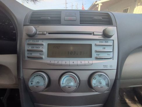 Used 2009 Toyota Camry image 18