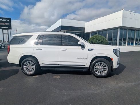 Used 2021 GMC Yukon SLT w/ SLT Premium Package image 3