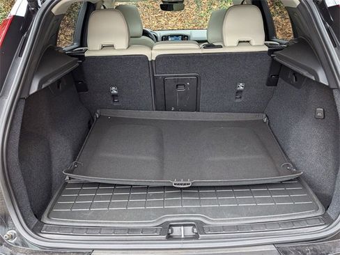 Certified 2023 Volvo XC40 B5 Plus w/ Protection Package Premier image 29