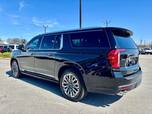 Used 2023 GMC Yukon XL Denali Ultimate image 4