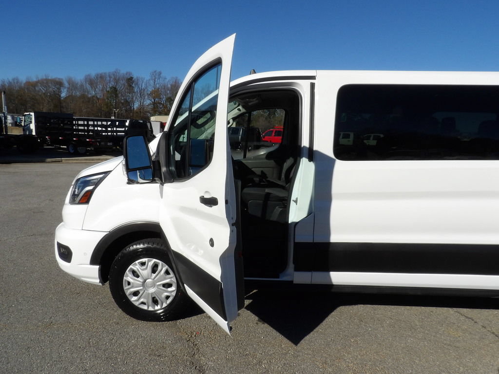 Used 2023 Ford Transit 350 XLT RWD image 13