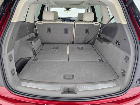Certified 2024 Cadillac XT6 Premium Luxury w/ Technology Package FWD image 16