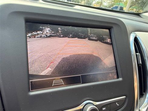 Used 2024 Chevrolet Equinox LT image 28