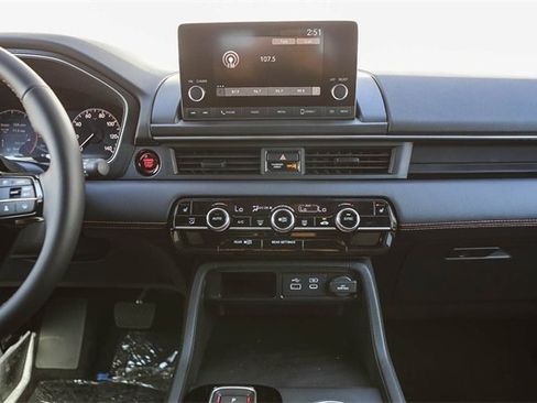 New 2025 Honda Pilot Sport image 3