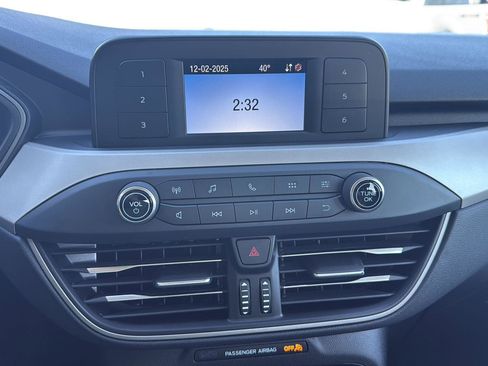 Used 2022 Ford Escape S image 19