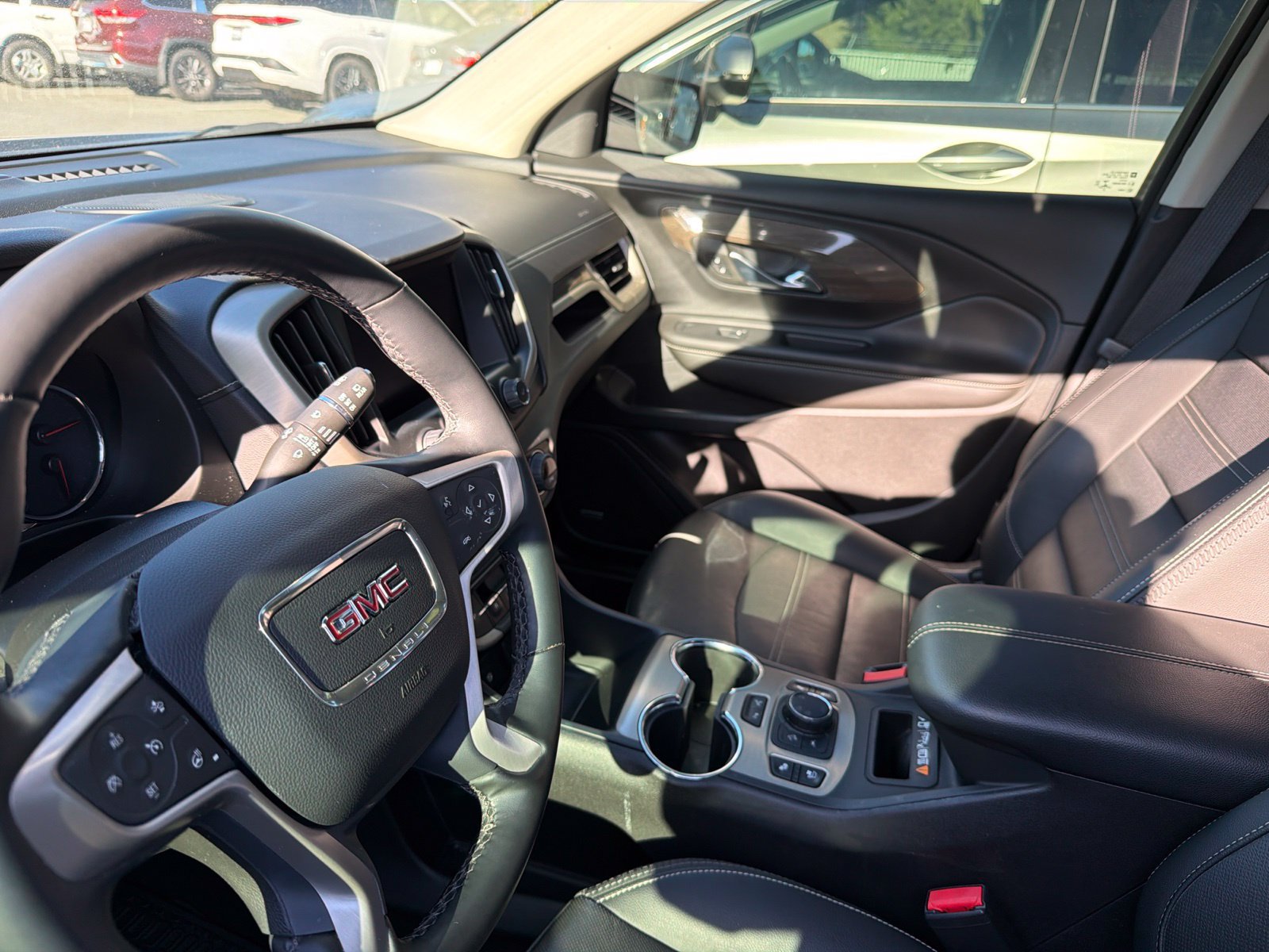 Used 2023 GMC Terrain Denali w/ Black Diamond Edition AWD/4WD image 5