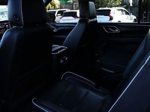 Used 2021 GMC Yukon SLT w/ SLT Luxury Plus Package RWD image 13
