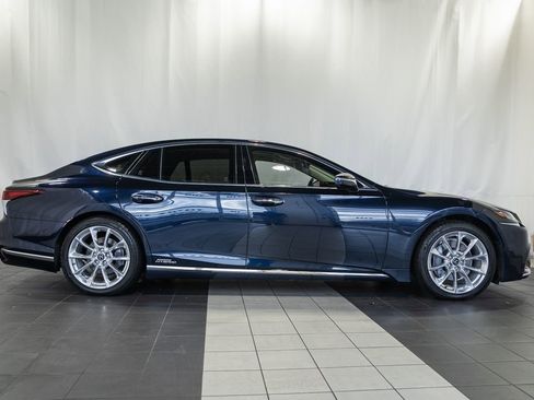 Used 2019 Lexus LS 500h 500h Base w/ Luxury Package image 3