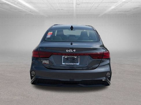 Used 2024 Kia Forte LXS FWD image 5