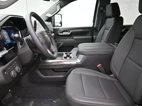 New 2026 Chevrolet Silverado 2500 LTZ w/ LTZ Convenience Package AWD/4WD image 16