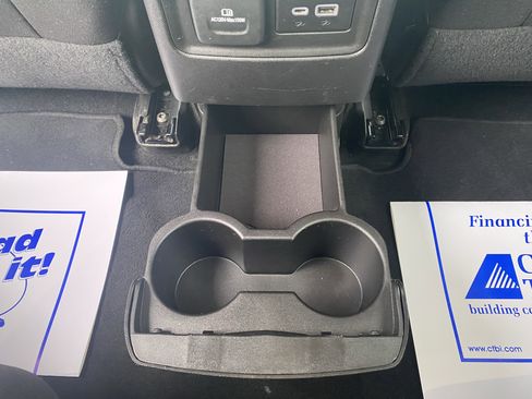 Used 2023 GMC Acadia SLE w/ Driver Convenience Package image 21