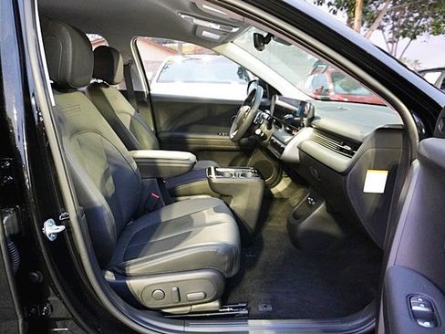 Used 2025 Hyundai Ioniq 5 SEL image 11