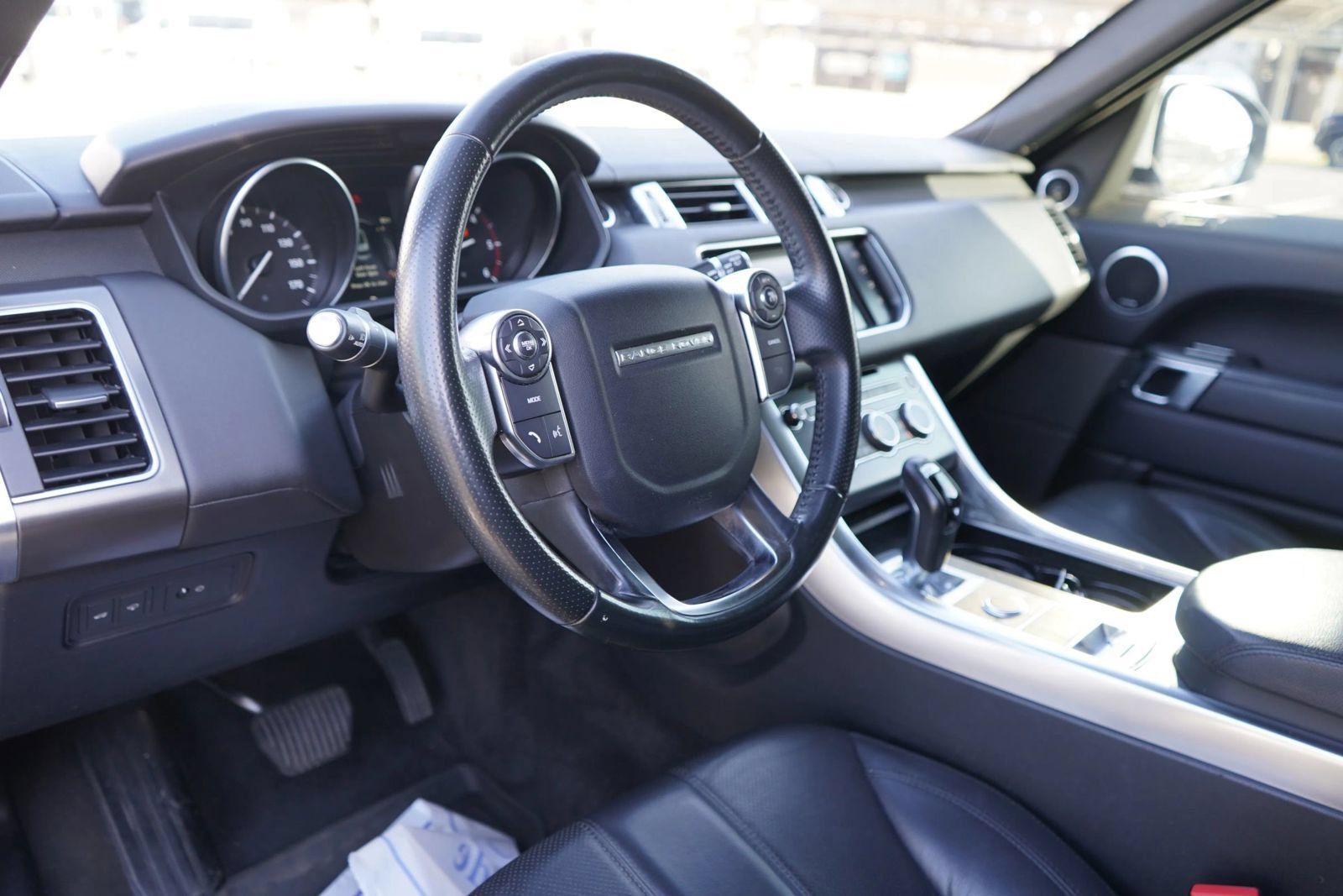 Used 2016 Land Rover Range Rover Sport SE AWD/4WD image 7