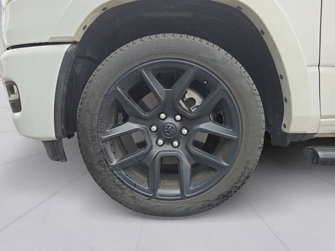 Used 2025 RAM 1500 Laramie w/ Night Edition AWD/4WD image 9
