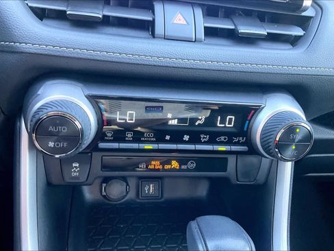 Used 2025 Toyota RAV4 XLE w/ Convenience Package AWD/4WD image 29