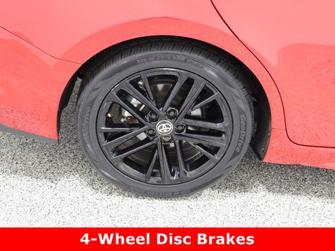 Certified 2025 Toyota Camry SE image 6