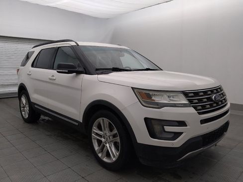 Used 2016 Ford Explorer XLT w/ Equipment Group 202A FWD image 11