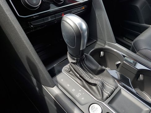 Used 2022 Volkswagen Atlas Cross Sport SE image 28