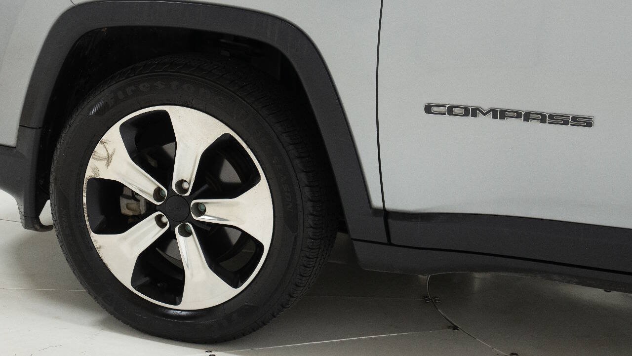 Used 2017 Jeep Compass Latitude w/ Popular Equipment Group FWD image 23